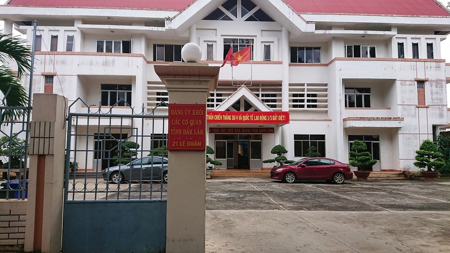 Nơi bà Minh đang công tác, cũng là nơi ông Thuân từng giữ chức vụ Phó bí thư thường trực Đảng uỷ khối các cơ quan tỉnh Đắk Lắk