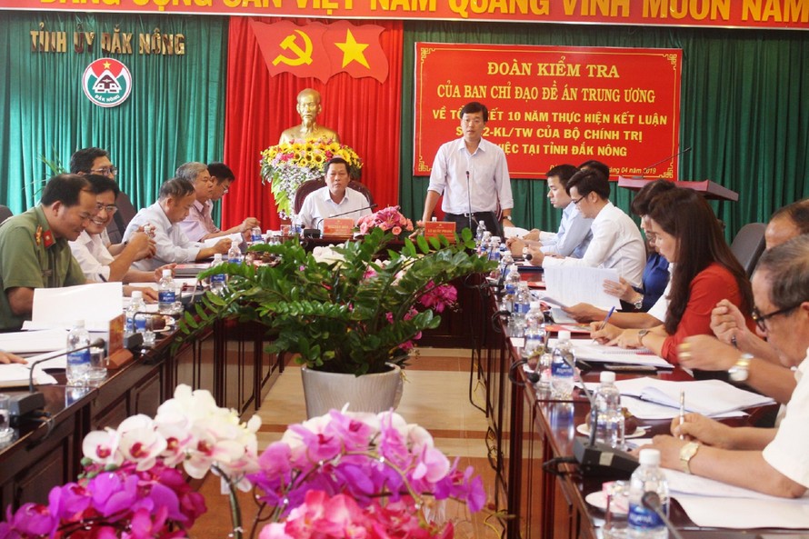 Đồng chí Lê Quốc Phong phát biểu kết luận buổi làm việc