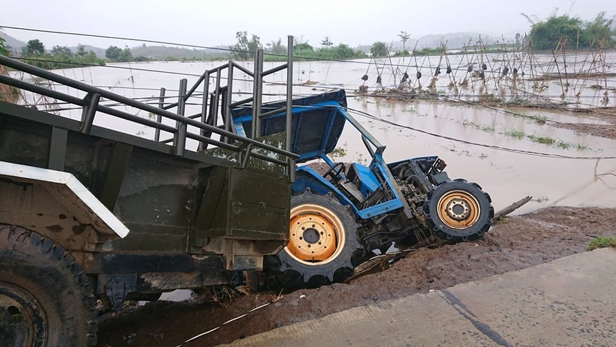 Nhiều tài sản của người dân ở thôn Yên Thành 2, xã Đắk Nuê bị nước lũ cuốn trôi