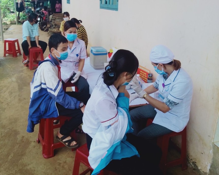 Khám sàng lọc tại trường P.Đ.P ở xã Đắk Wer
