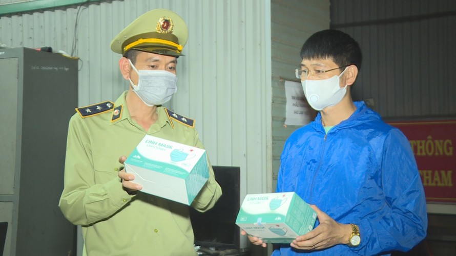 Cơ quan chức năng tỉnh Đắk Lắk phát hiện vụ vận chuyển hơn 67.000 khẩu trang không hóa đơn chứng từ