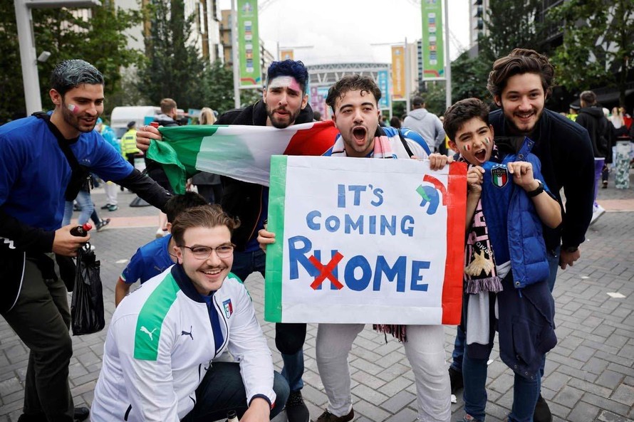 Italia chơi đòn tâm lý chiến trước chung kết: Đội tuyển Anh 'mua' trọng tài