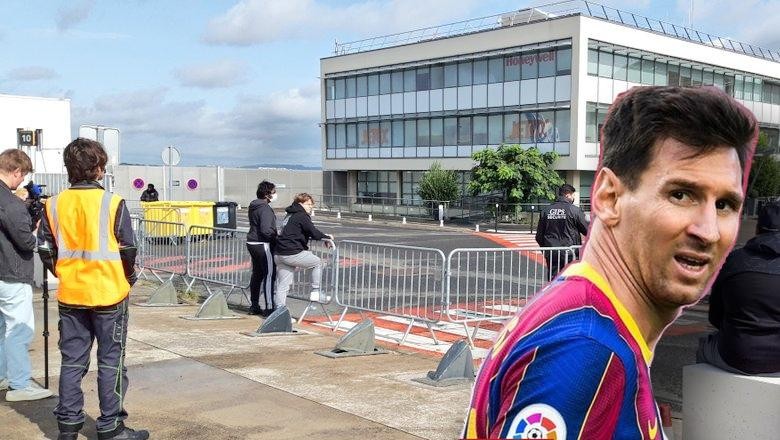 Sân bay lập hàng rào an ninh, Messi sắp hạ cánh xuống Paris?