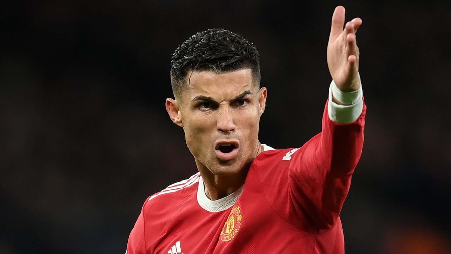 Bị chê lười phòng ngự, Ronaldo phản ứng'hiền lành' bất ngờ