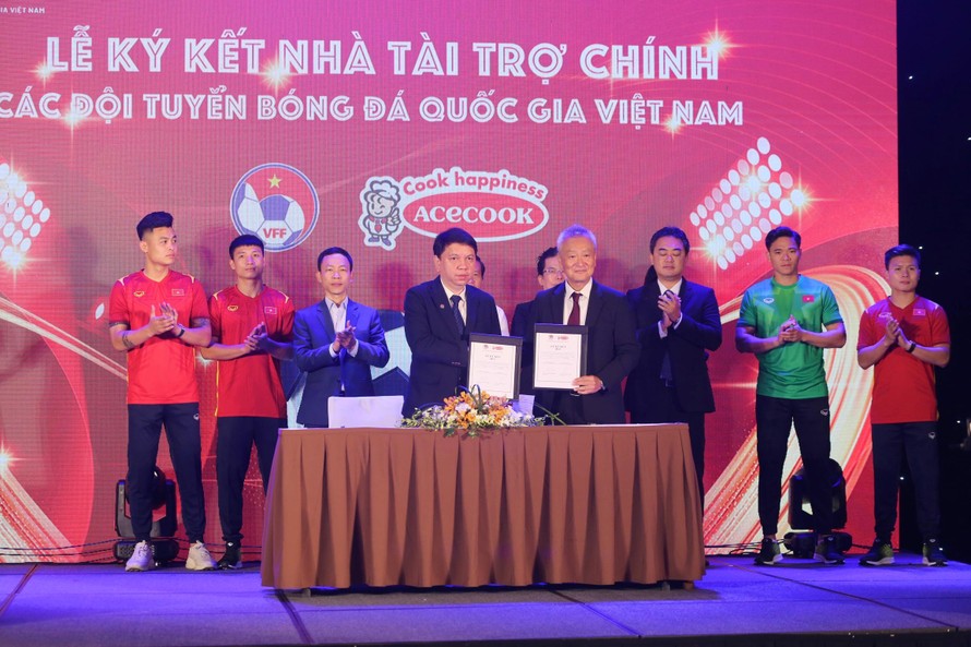 Bóng đá Việt Nam được 'tiếp sức' trước thềm SEA Games 31