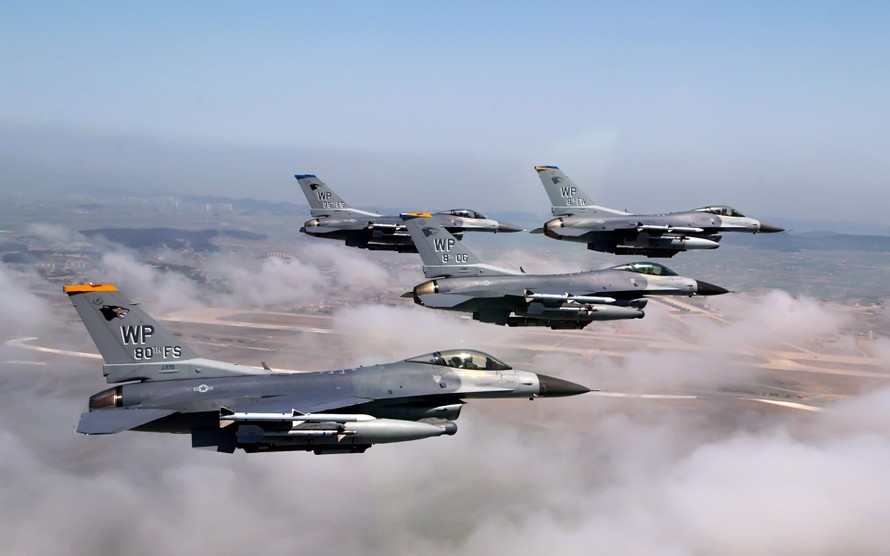 Hẩm hiu số phận 300 chiến đấu cơ F-16 Fighting Falcon