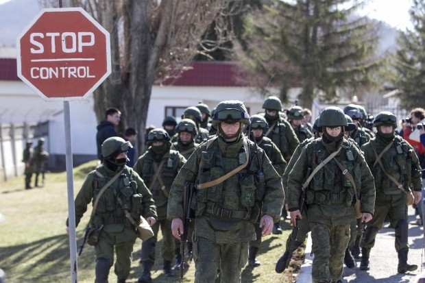 Nga-Ukraine 'nóng rực' trước ngày Crimea trưng cầu dân ý