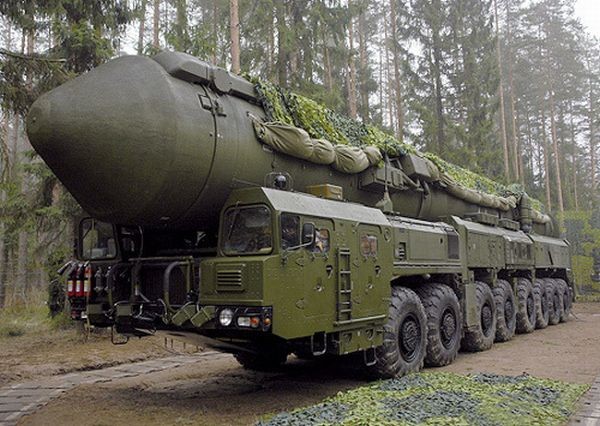 Nga thử tên lửa đạn đạo Yars lúc ‘nước sôi lửa bỏng’