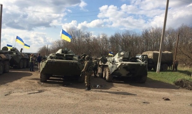 Nga yêu cầu quân đội Ukraine rút quân