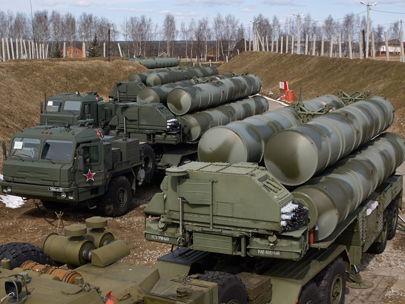 Tổng thống Nga chỉ đạo tăng cường xuất khẩu tổ hợp tên lửa