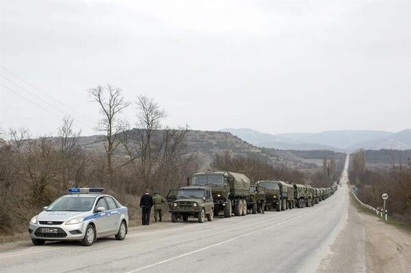 Vũ khí Romania ùn ùn kéo về biên giới Ukraine