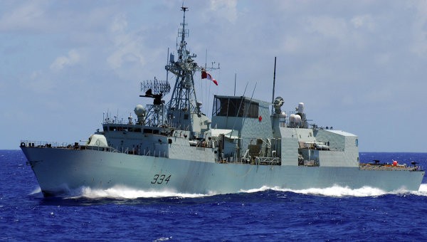 Tàu tuần tra HMCS Regina của hải quân Canada