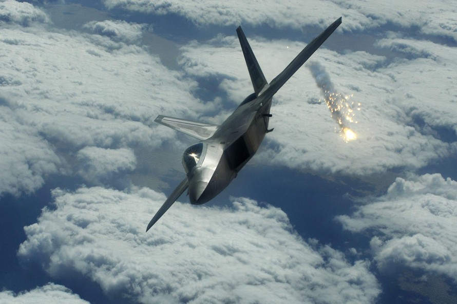 Không quân Mỹ điều F-22 Raptor tới Malaysia tập trận