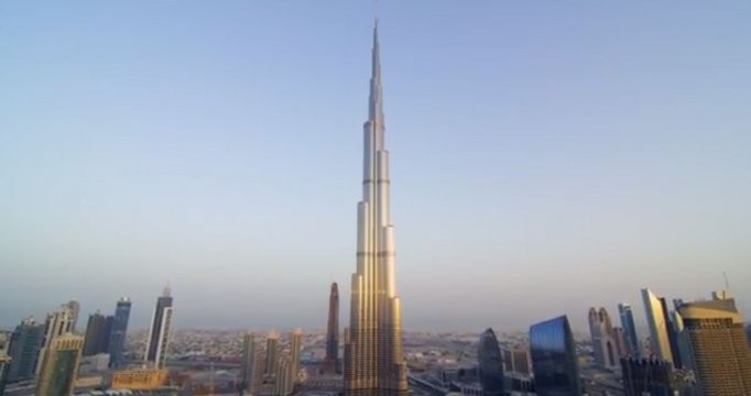 UAE, quốc gia với số dân chỉ hơn 1 triệu người sinh sống ở 7 bang có thành phố trực thuộc kiểu “bán tự trị” muốn nhanh chóng nâng cấp năng lực quân sự của mình