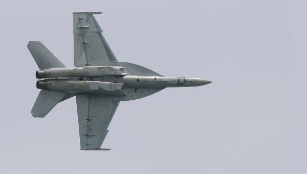 F-18 Mỹ bất ngờ xuất hiện trên bầu trời Iraq
