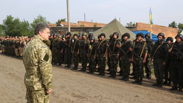 Tổng thống Ukraine thề báo thù ‘những kẻ khủng bố’