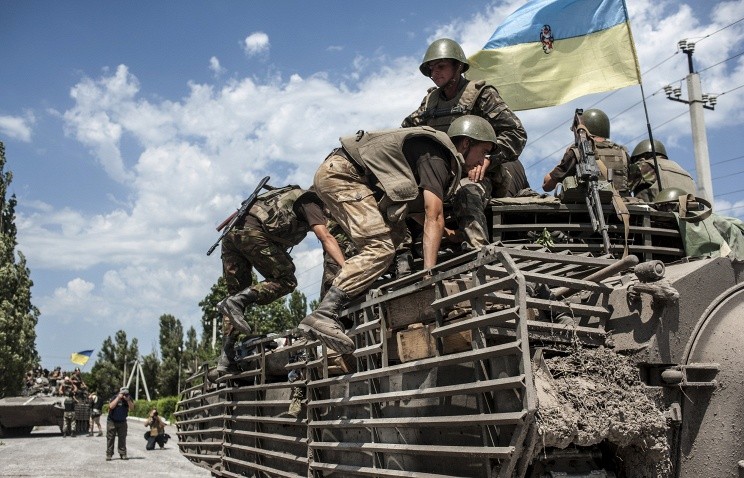 Quân đội Ukraine bất ngờ rời vị trí chiến đấu ở Lugansk