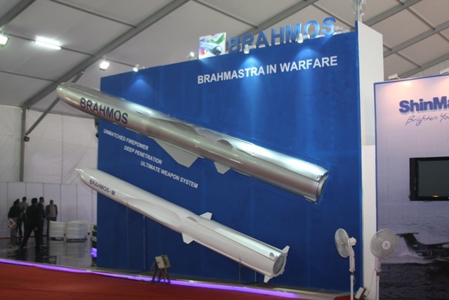 Nga-Ấn Độ chung tay phát triển tên lửa BrahMos mini