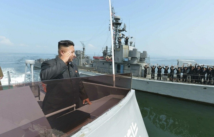 Nhà lãnh đạo Triều Tiên Kim Jong-un thị sát một đơn vị hải quân của nước này