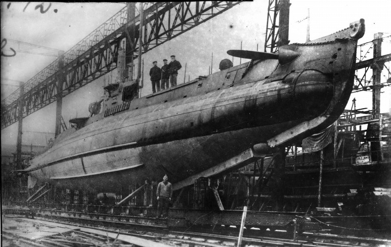 Tàu ngầm lớp Holland được đóng tại nhà máy Baltic năm 1910