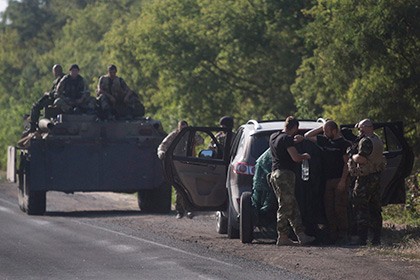 Binh lính Ukraine tuần tra biên giới.