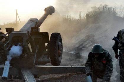 Chiến sự leo thang, Ukraine vội vã giảm thuế nhập khẩu vũ khí