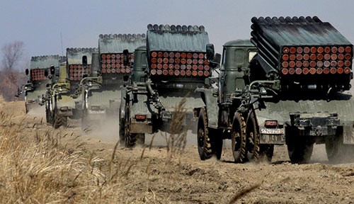 Ukraine nói Nga tiếp tục điều khí tài quân sự đến biên giới