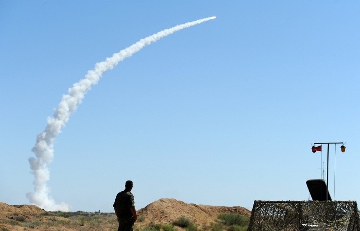 Nga bất ngờ phóng tên lửa gần nơi Ukraine – NATO tập trận
