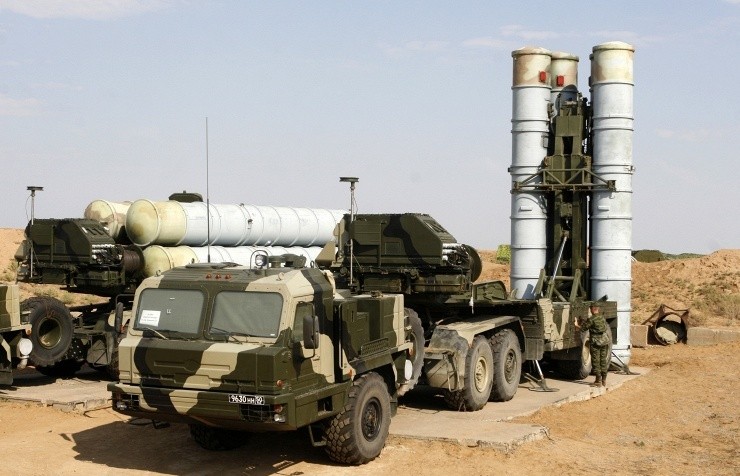 Vì sao Nga triển khai tên lửa S-400 Triumf trên báo đảo Kola?