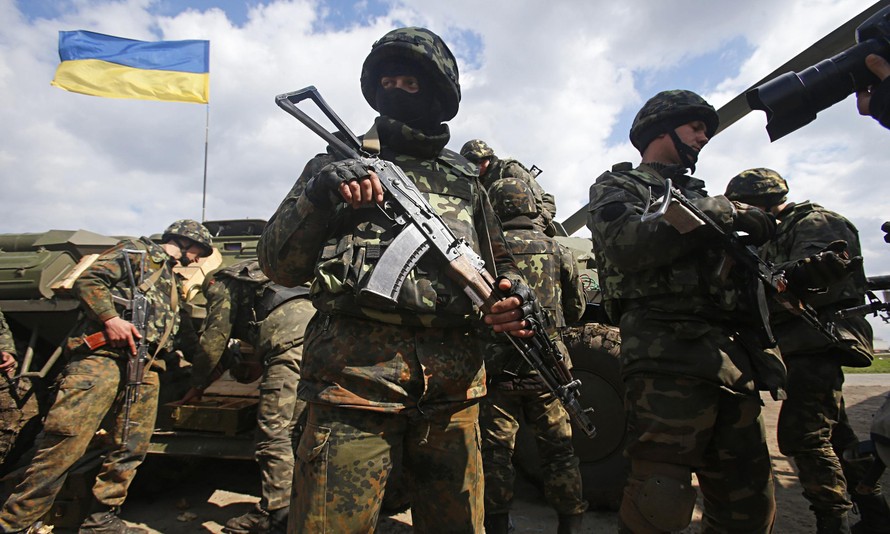 Tổng thống Ukraine tuyên bố trang bị vũ khí chính xác cao cho quân đội