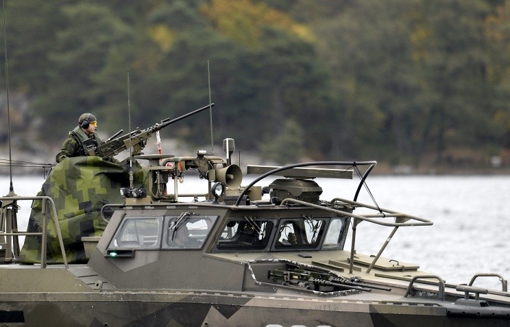 Thụy Điển huy động lực lượng vũ trang truy tìm tàu ngầm ‘lạ’