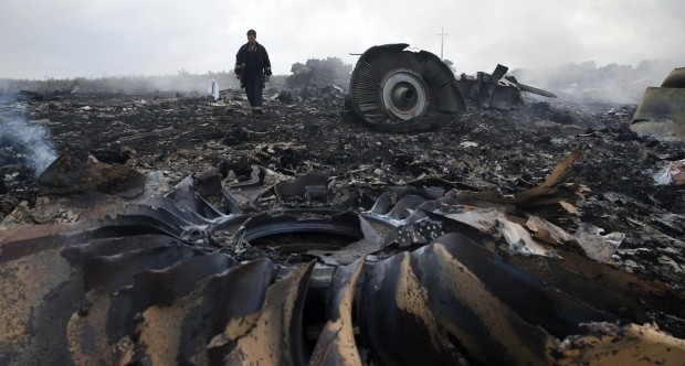 Hiện trường máy bay hành khách mang số hiệu MH17 bị bắn hạ