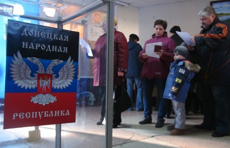 Mỹ và EU khẳng định cuộc bầu cử diễn ra ở miền Đông Ukraine là bất hợp pháp.