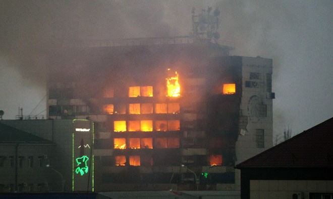 Ngôi nhà cháy rụi trong cuộc đấu súng giữa an ninh Chechnya và nhóm khủng bố.