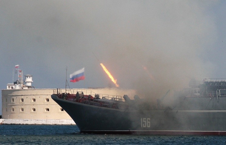 Chiến hạm Nga tại căn cứ Hải quân ở Crimea