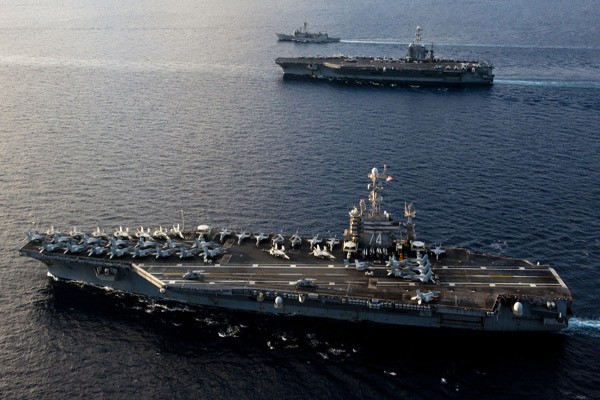 Được xem là những ngôi sao của Hạm đội Thái Bình Dương 2 tàu sân bay USS John C.Stennis và tàu USS George Washington luôn trở thành tâm điểm chú ý mỗi khí xuất hiện trên một vùng biển có ý nghĩa chiến lược trên thế giới.