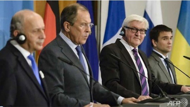 (Từ trái qua phải) Ngoại trưởng Pháp - Laurent Fabius, Ngoại trưởng Nga - Sergei Lavrov, Ngoại trưởng Đức - Frank-Walter Steinmeier và Ngoại trưởng Ukraine - Pavlo Klimkin