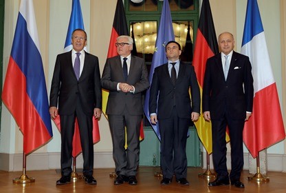 (Từ trái qua phải) Ngoại trưởng bốn nước Nga, Đức, Ukraine và Pháp tại cuộc gặp diễn ra tối qua 21/1 ở Thủ đô Berlin 