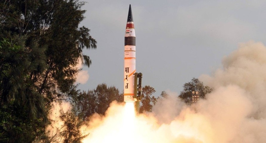 [VIDEO] Sức mạnh tên lửa đạn đạo Agni-V của Ấn Độ