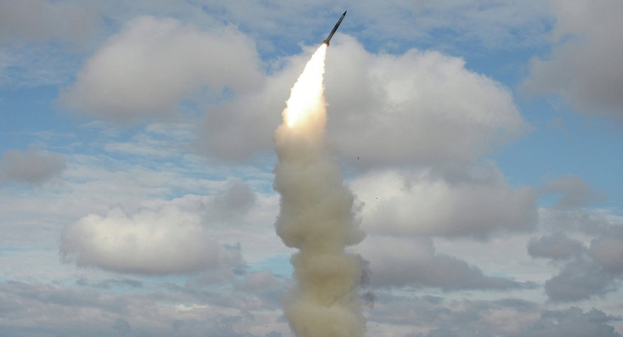 Nga đồng loạt khai hỏa tên lửa S-300 và S-400