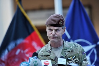 Tướng Adrian Bradshaw cảnh báo "mối đe dọa từ Nga".