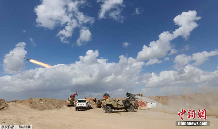 [ẢNH] Pháo kích ào ạt khai hỏa, Iraq quyết chiến IS
