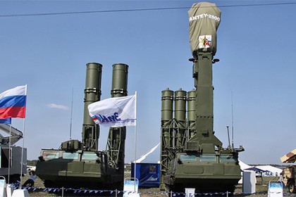 Hệ thống tên lửa phòng không S-300VM Antey-2500.