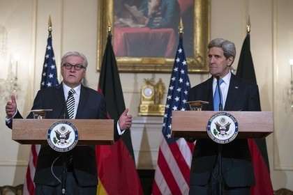Ngoại trưởng Đức Frank-Walter Steinmeier và Ngoại trưởng Mỹ John Kerry tại cuộc họp báo chung