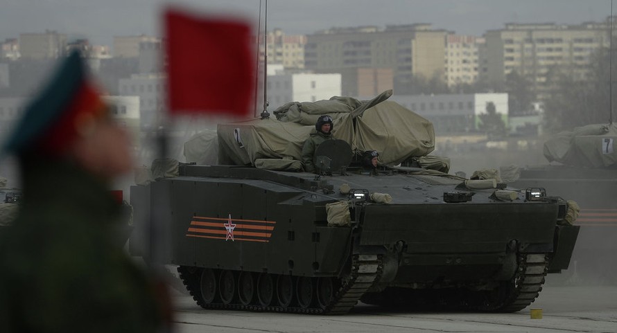 Tăng thiết giáp Nga chuẩn bị tác chiến mạng trung tâm