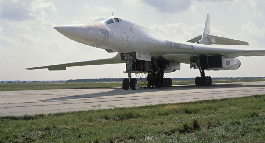 Vì sao Nga quyết hồi sinh ‘Thiên nga Trắng’ Tu-160