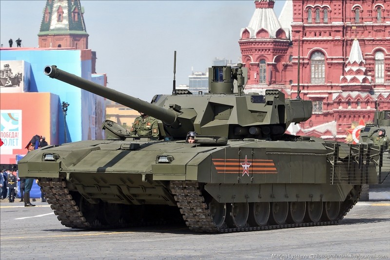 [VIDEO] Siêu tăng T-14 Armata lăn bánh trên Quảng trường Đỏ