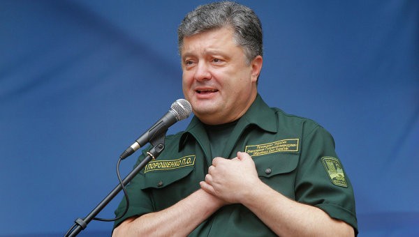 Tổng thống UKraine Petro Poroshenko thề sẽ chiếm lại sân bay Donetsk "bằng mọi giá