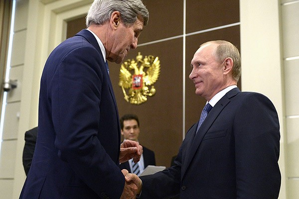 Tổng thống Putin tiếp Ngoại trưởng John Kerry trong cuộc gặp cấp cao nhất của Mỹ trên đất Nga kể từ khi nổ ra cuộc xung đột Ukraine. 