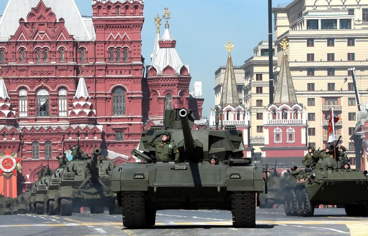 Siêu tăng T-14 Armata duyệt binh trên Quảng trường Đỏ hôm 9/5/2015